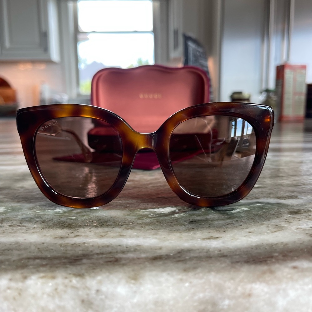 Gucci 51mm Cat Eye Brown Sunglasses with Tortoiseshell Frame - Picture 4 of 9